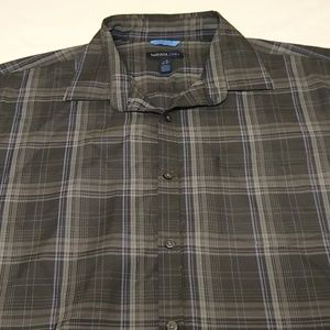 Men's short sleeves, button down casual shirt.